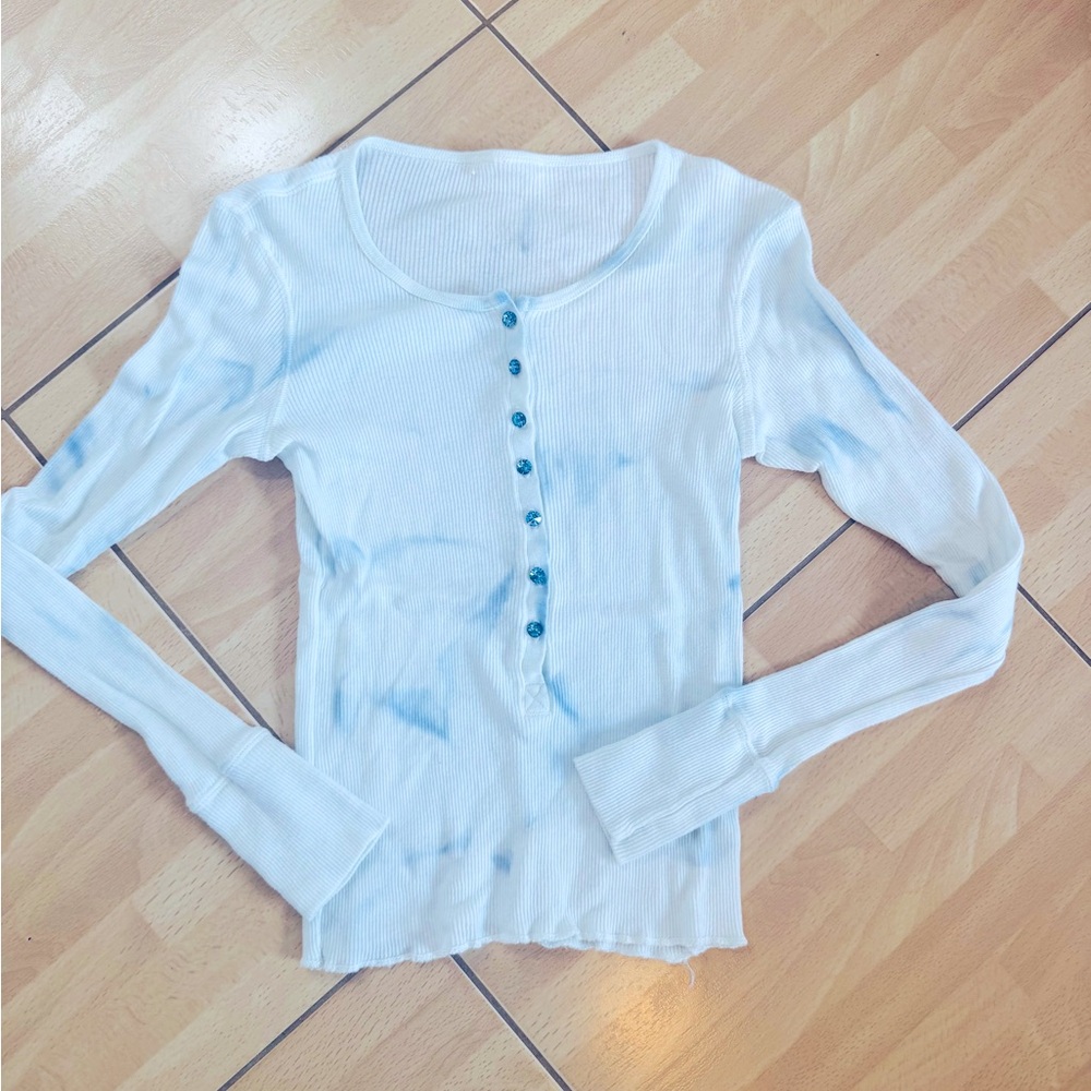 Bejeweled by Susan Fixel Blue Tie Dye Henley w/Swarovski Crystals Sz OSFA